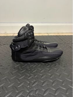 Lifting shoes