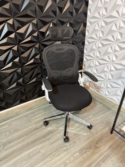 Ergonomic Office Chair With Adjustable Armrest Brand New