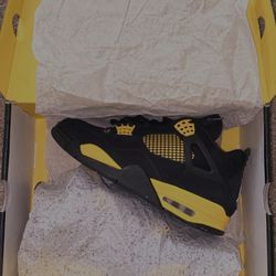 Jordan 4s “Thunder Yellow” 