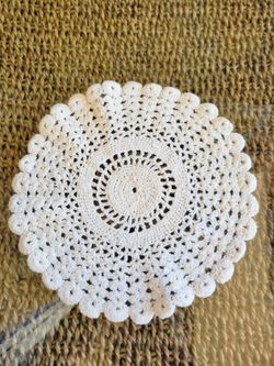 Medium Ivory Doily  - 8.25 inches