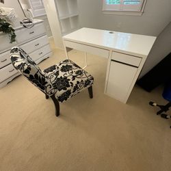 📫 Moving ~ Desk And Chair