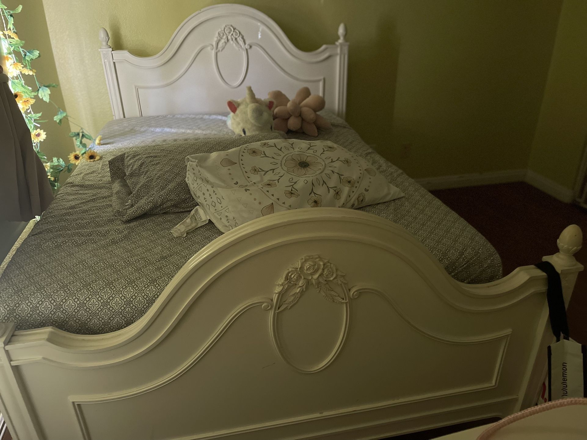 Stanley Furniture Young America Isabella Bed