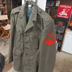 Marine  Corporal Red E-4 Felt Green Stripes And Guns