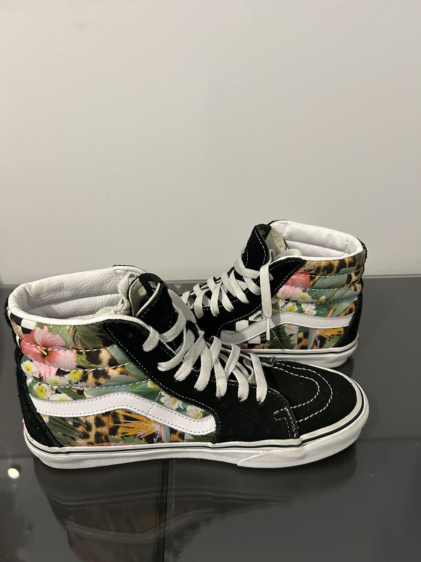 Vans Off The wall Hawaiian Floral, Size 7.5 Women