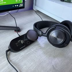 Nova Pro Wired Gaming Headset 
