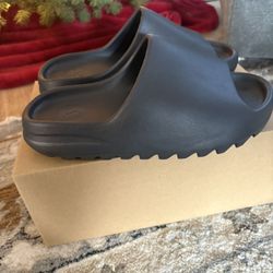 Yeezy Onyx/ Slate Grey Slides - Size 8-11