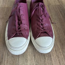 Converse leather  Unisex Men’s SZ 8.5 Women’s Sz 10.5