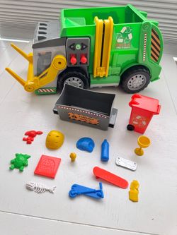 Motorized Toy Trash / Recycle Truck