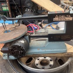 Delta 16” Electric Scroll Saw