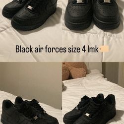 Black Air Forces 
