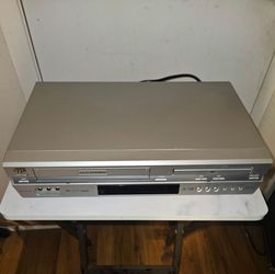 JVC HR-XVC27U Progressive Scan DVD/VCR Combo