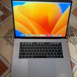 Very Neat *2017 15inch MacBook Pro Touchbar* - 16GB RAM - ⁠512GB SSD - ⁠4GB Dedicated Graphics - ⁠Cycle Count 11  *5,600* cedis
