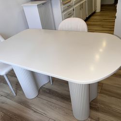 Pearlena Modern Dining Table 