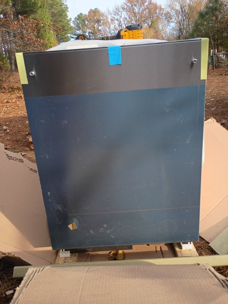 GE Brand New Dishwasher. Just Bought It But Had To Change Things That Led To Buying A Different One. It's Set Up For Bluetooth And New J Paid Right At