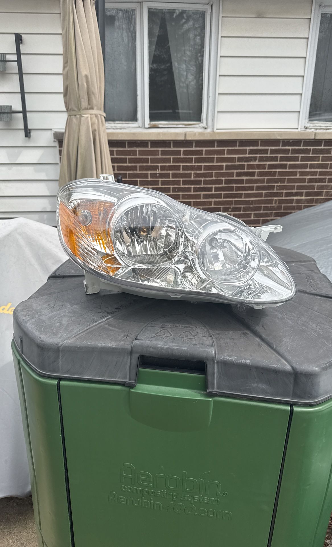 2005-2008 Toyota Corolla Headlight