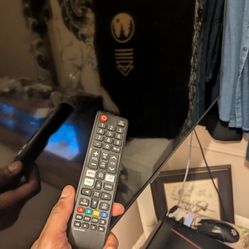 43" Samsung Smart TV With Remote & Stand