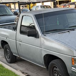 Se Vende camioneta Nissan 92