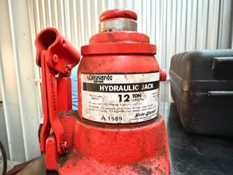 vintage Hein-Werner 12-Ton "Winner Series" hydraulic bottle jack