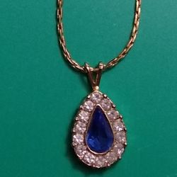 Beautiful Avon Blue 💙 Sapphire Diamond 💎 Necklace For Christmas 🎄