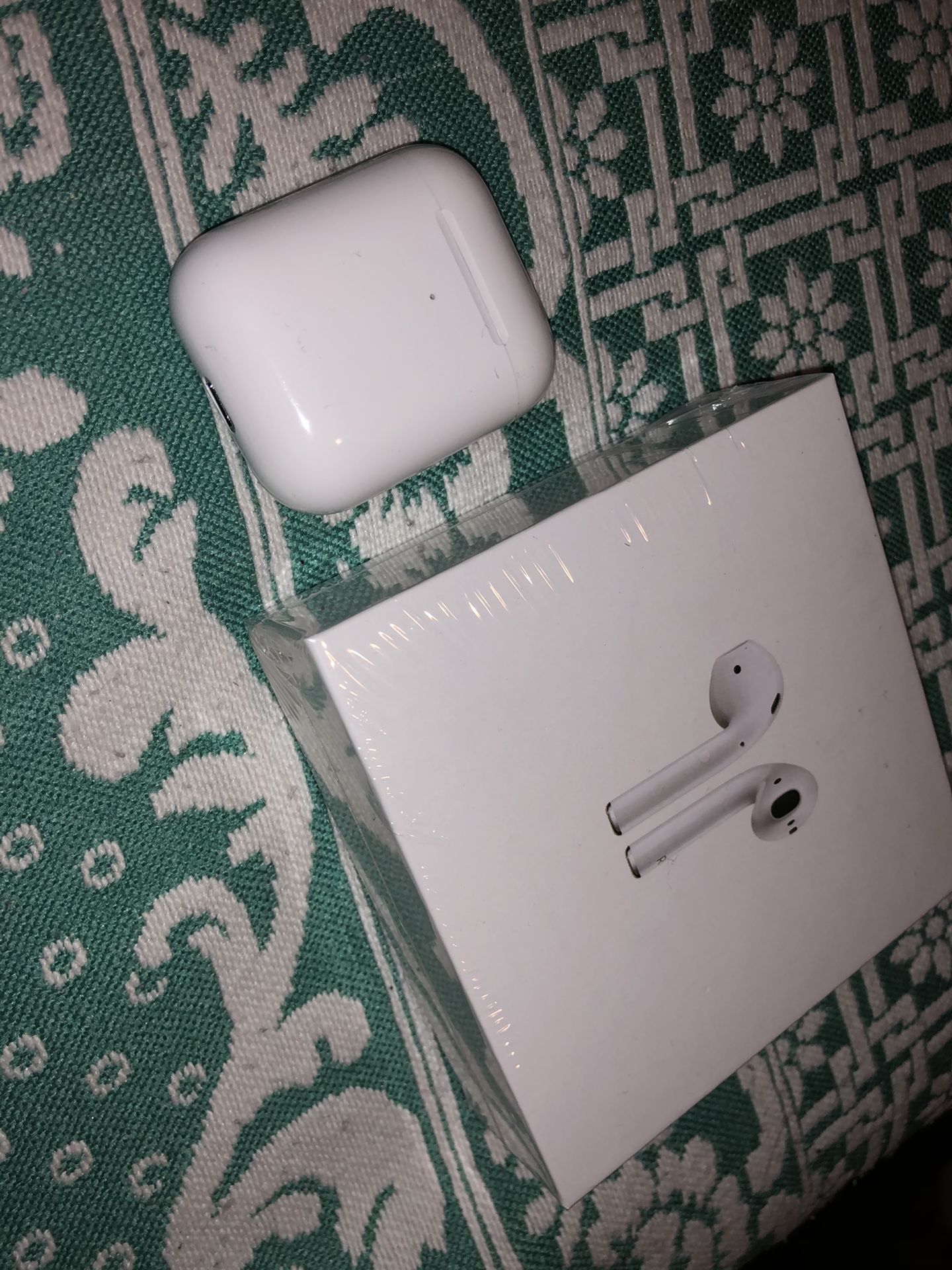 Apple AirPods generation 2