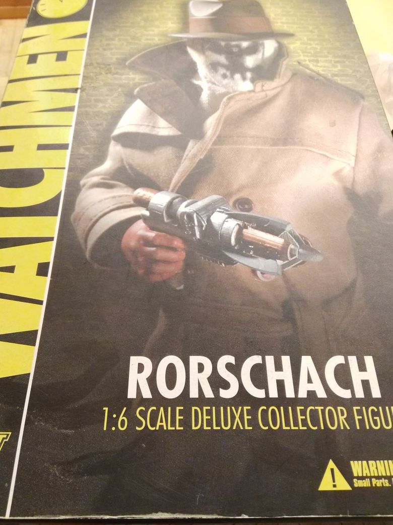 1:6 scale Rorschach figure from Watchmen