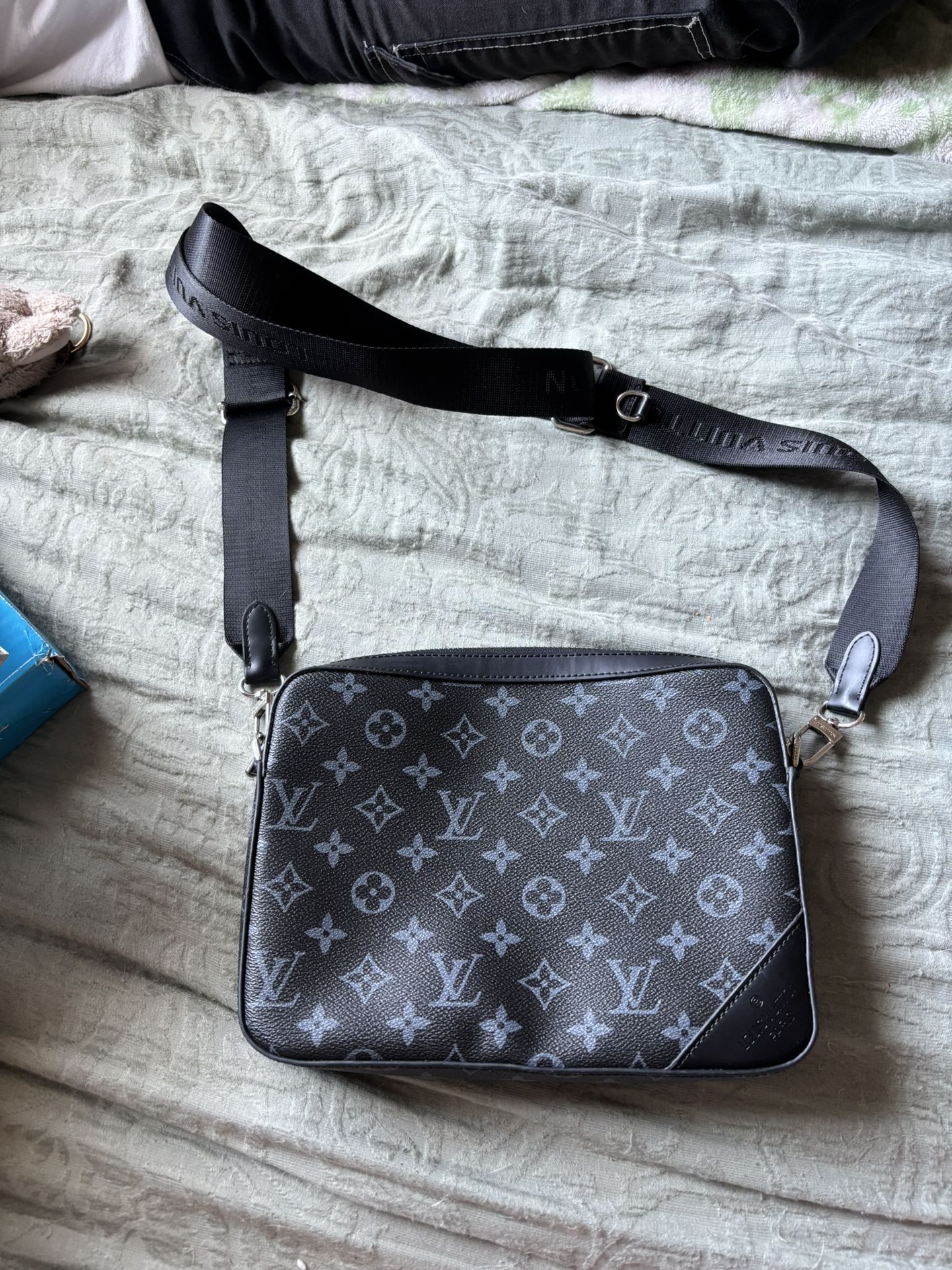 Louis Vuitton trio messenger bag