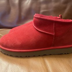 UGG Classic Ultra Mini Boot - Ribbon Red