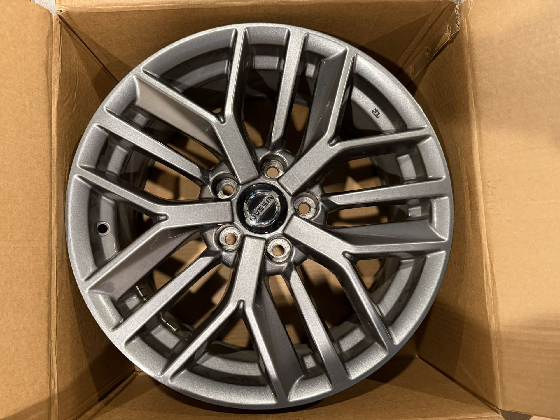 2021 Nissan Rogue S Rims O. E. Set With Locks
