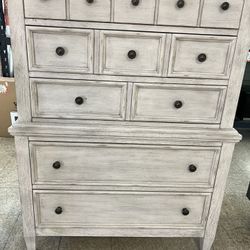 Haylee 5 Drawer Chest