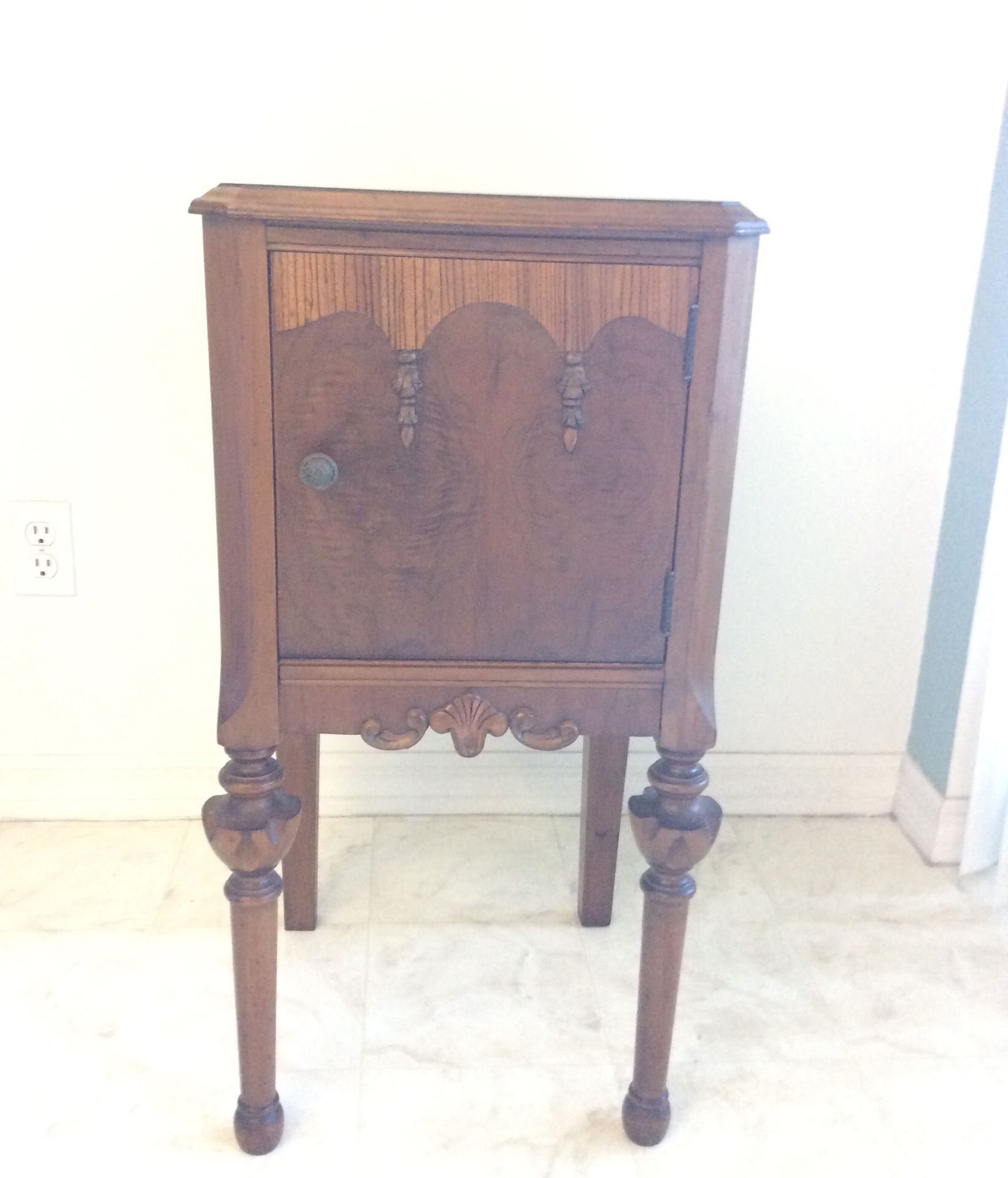 Antique (telephone/sewing) table
