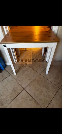 Square table