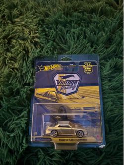 Hot Wheels Vintage Racing Nissan Skyline GT-R (BNR32) GOLD CHASE + FREE PROTECTED CASE
