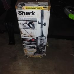 Shark Navigator Lift Away Vacuum