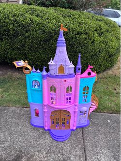 Disney Princess Ultimate Castle Dollhouse 4 Feet