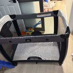 Graco Pack-N-Play Playard Hamilton
