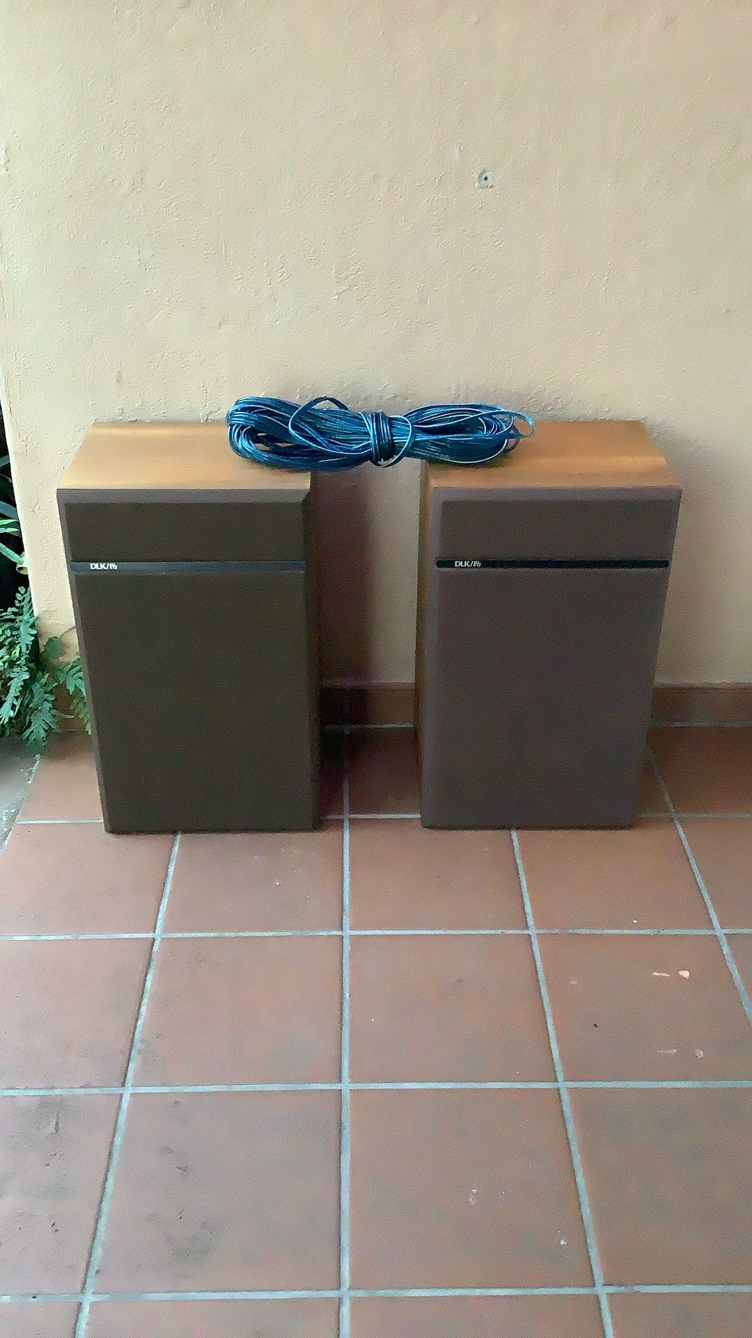 DLK 2 Way Loudspeakers Pair $99 OBO