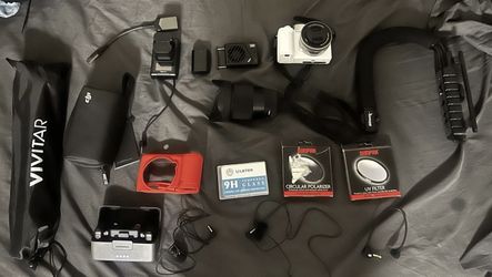 Sony ZV-E10 II Creator Bundle – Sigma 16mm, DJI Mic 2, Batteries, Rig & More