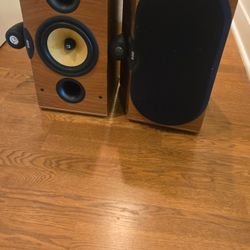 Studio Speakers 