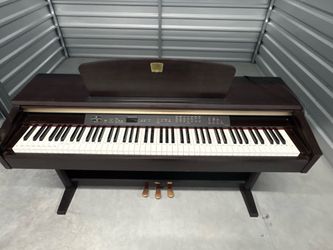 Yamaha Clavinova CLP-120 Digital Piano