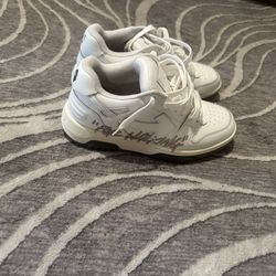 Off-white shoes 