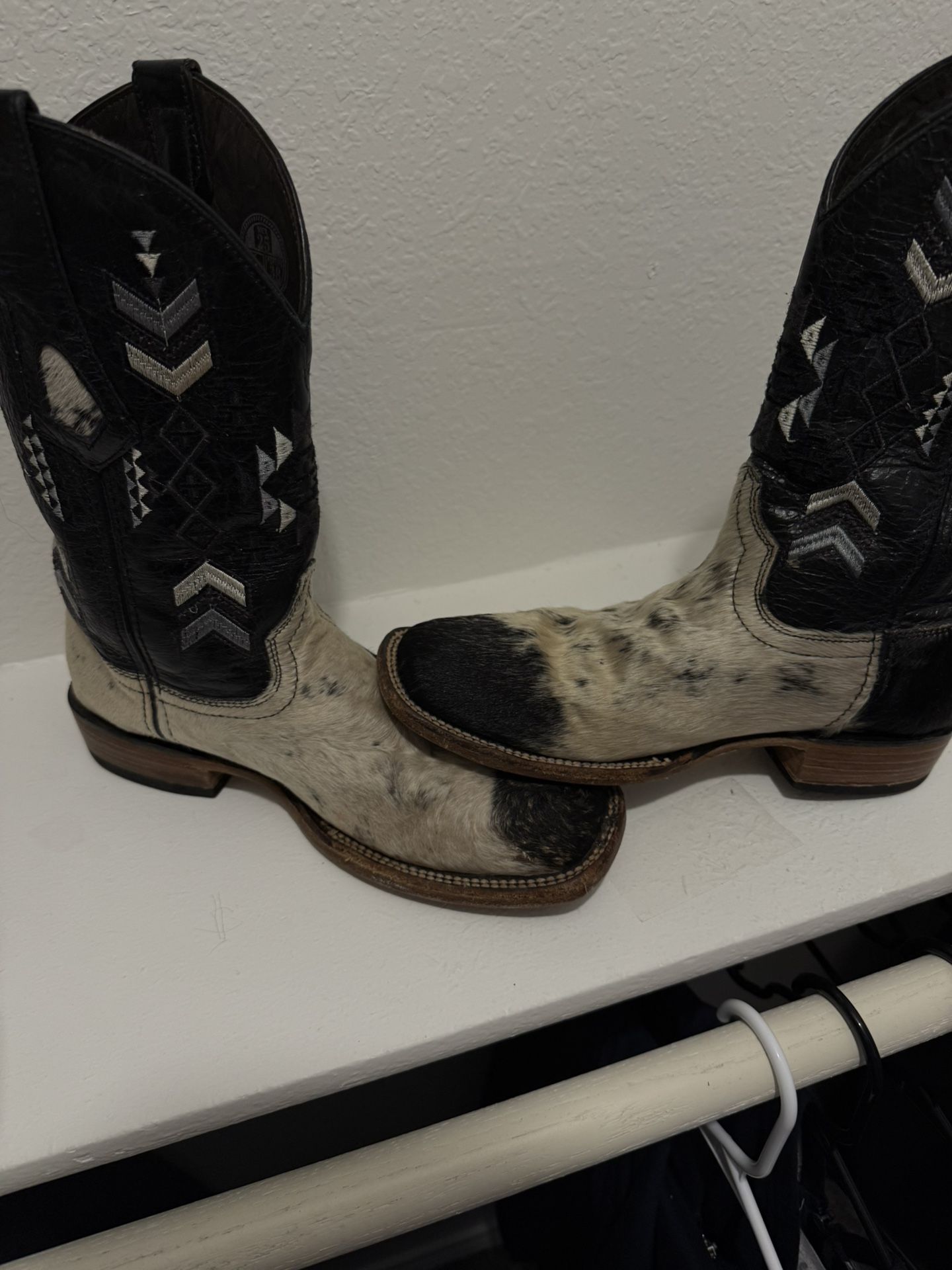 Cowhide mens boots