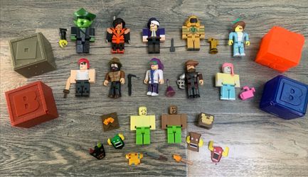 Roblox Action Figures Lot With Accessories (No Codes)