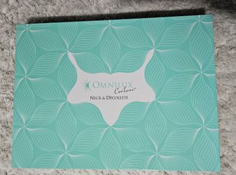 Omnilux Contour™ Neck & Décolleté