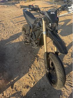 2025 Surron Ultra Bee HP 21KW – Supermoto