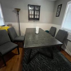 Table W/ Chairs $250 OBO Easter special