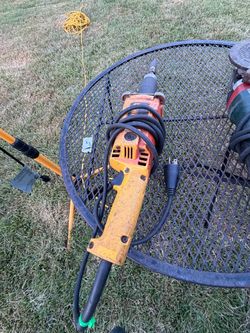 7” pencil grinder,  4” metabo, outdoor yard light lamp.