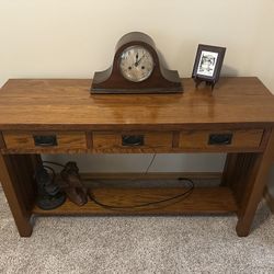 🤎 Mission Style Sofa Table and matching Set of 3 Nesting Stacking Tables. Prefer to sell together but willing to separate.