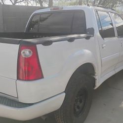 2004 Ford Explorer Sport Trac