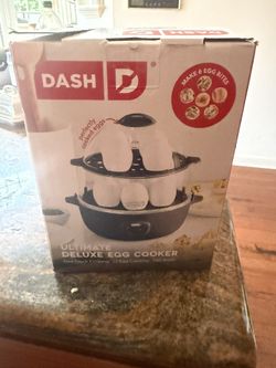 Dash Deluxe Egg Cooker - Boiler, Poacher & Steamer - Includes Measuring & Recipe Guide - Dishwasher Safe - BPA Free - Holds 12 Eggs, Black