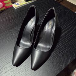 Michael Michael Kors Black Pumps